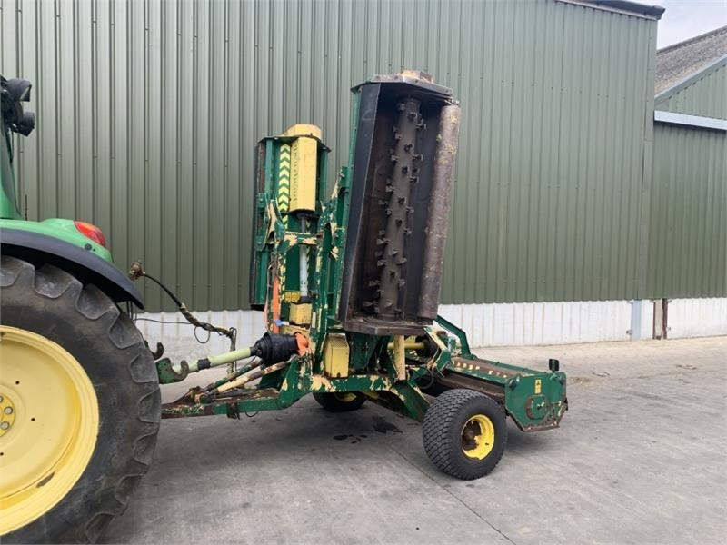 Spearhead Trident 4000 4M Folding Flail Mower - Mower: picture 2 Spearhead Trident 4000 4M Folding Flail Mower - Mower: picture 2