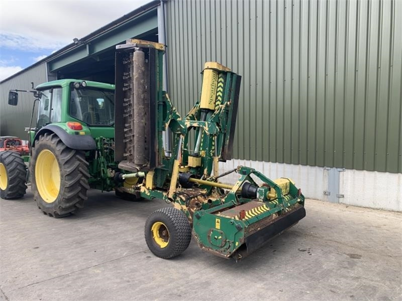 Spearhead Trident 4000 4M Folding Flail Mower - Mower: picture 4 Spearhead Trident 4000 4M Folding Flail Mower - Mower: picture 4