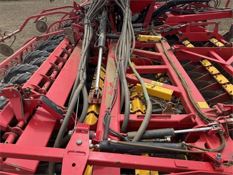 Combine seed drill Vaderstad Rapid A800s **Video Below**: picture 9