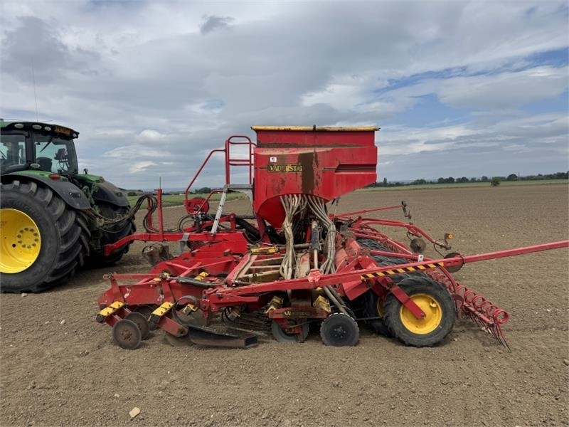 Vaderstad Rapid A800s **Video Below** - Combine seed drill: picture 5 Vaderstad Rapid A800s **Video Below** - Combine seed drill: picture 5