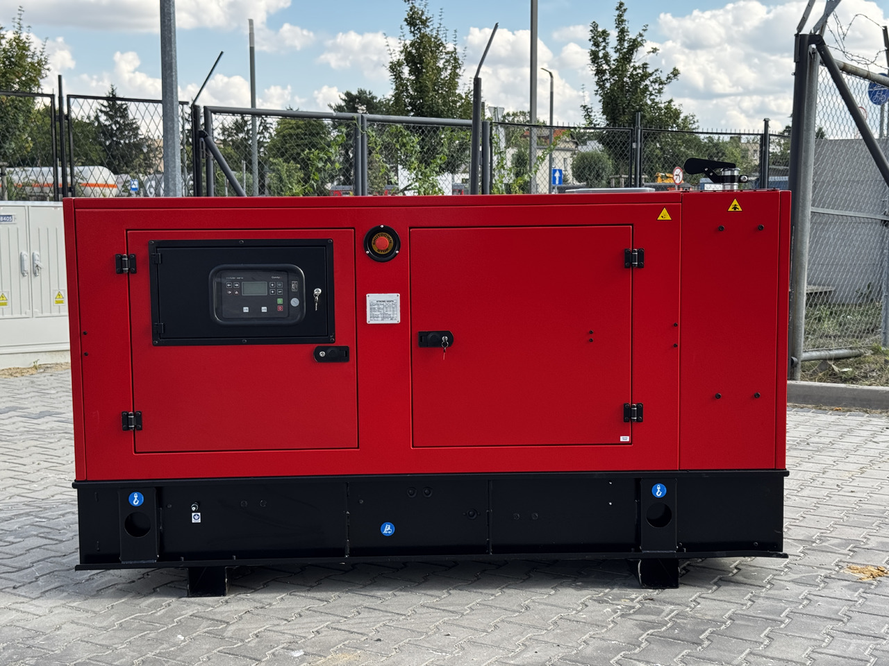IVECO 80 kVA / 65 kW - Generator set: picture 1 IVECO 80 kVA / 65 kW - Generator set: picture 1