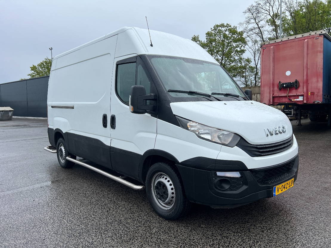 Iveco Daily 35S12 Euro 6, AUT - Panel van: picture 2 Iveco Daily 35S12 Euro 6, AUT - Panel van: picture 2