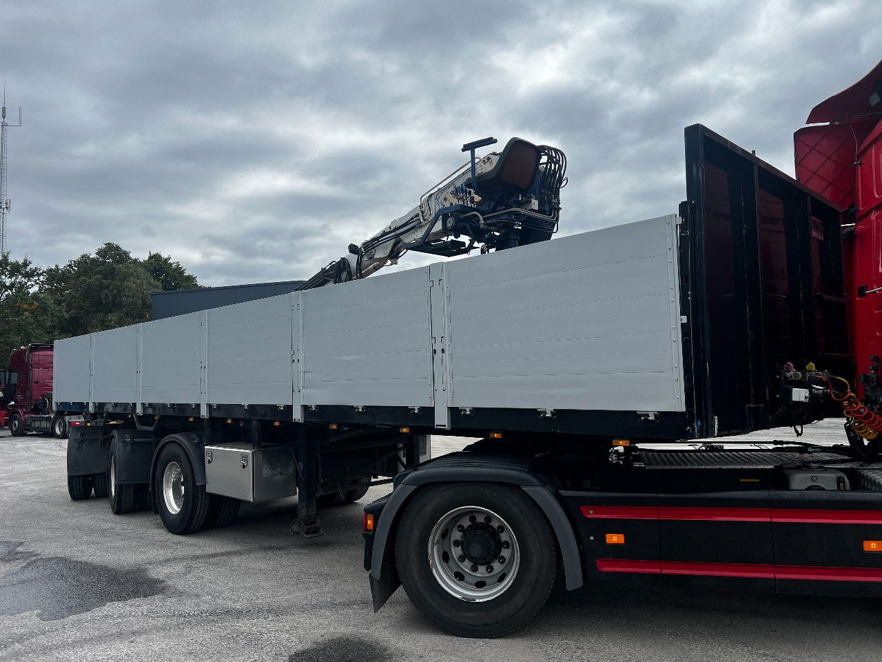 Pacton Stenenoplegger met Kennis 14.000 Kraan, Crane - Dropside/ Flatbed semi-trailer: picture 2 Pacton Stenenoplegger met Kennis 14.000 Kraan, Crane - Dropside/ Flatbed semi-trailer: picture 2