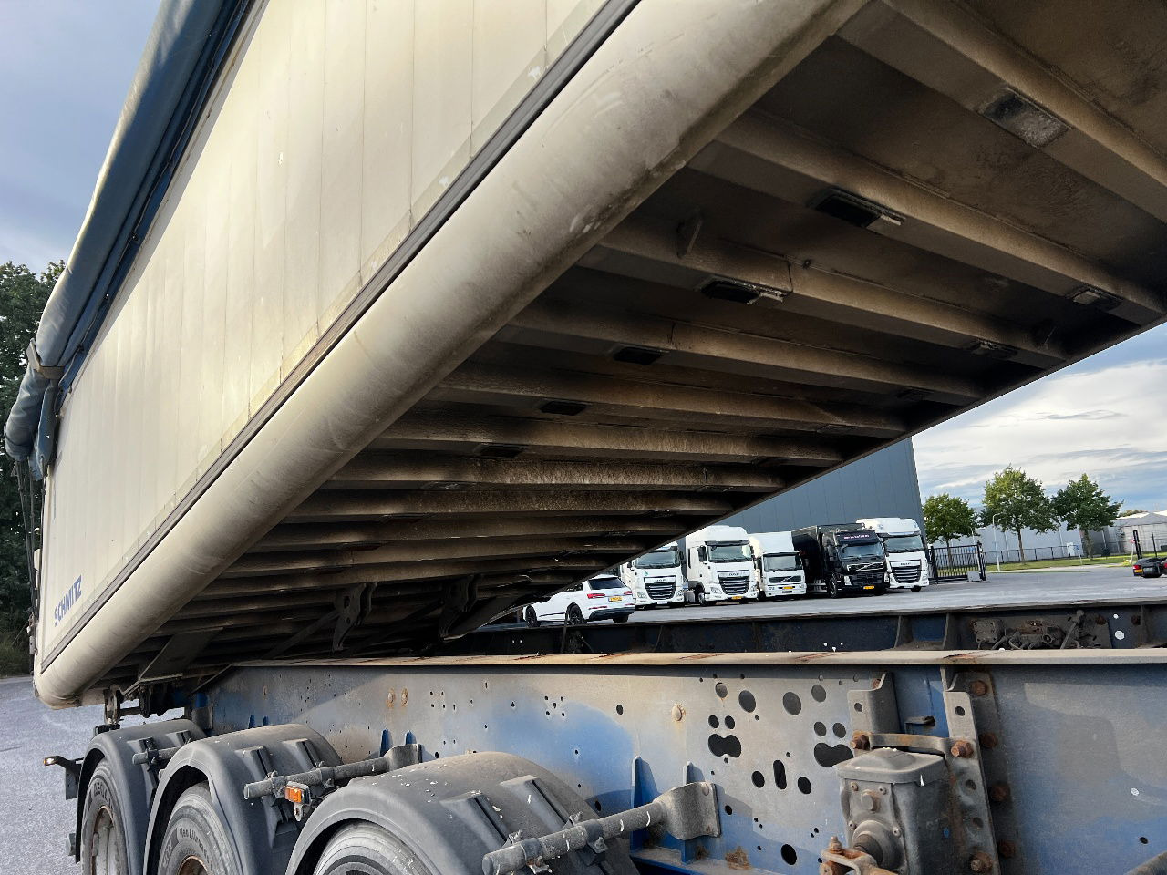 Tipper semi-trailer Schmitz Cargobull Gotha 27m3, SAF, ALU: picture 6 Tipper semi-trailer Schmitz Cargobull Gotha 27m3, SAF, ALU: picture 6