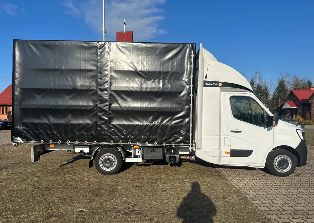 Renault Master - Curtain side van: picture 5 Renault Master - Curtain side van: picture 5