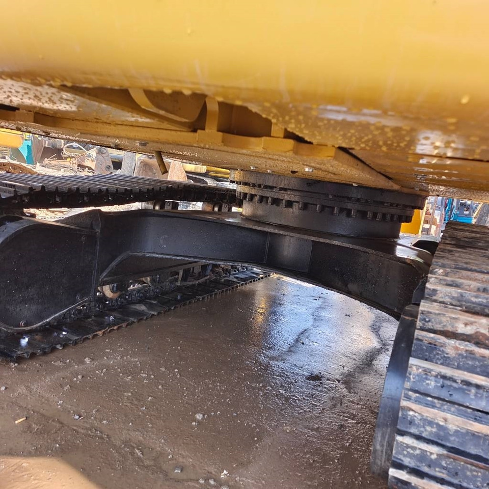 CAT 320 D2 - Crawler excavator: picture 3 CAT 320 D2 - Crawler excavator: picture 3