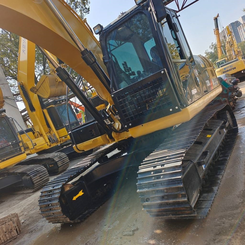 CAT 320 D2 - Crawler excavator: picture 5 CAT 320 D2 - Crawler excavator: picture 5