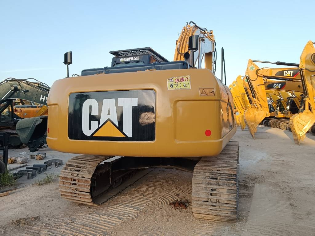 CAT 320D2 - Crawler excavator: picture 1 CAT 320D2 - Crawler excavator: picture 1