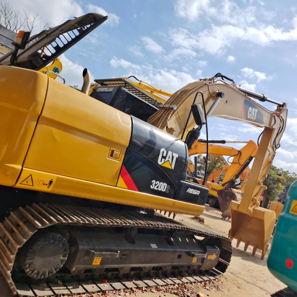 CAT 320D2 - Crawler excavator: picture 1 CAT 320D2 - Crawler excavator: picture 1