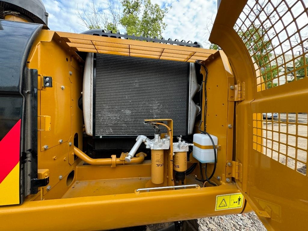 Crawler excavator CAT 324 D: picture 9
