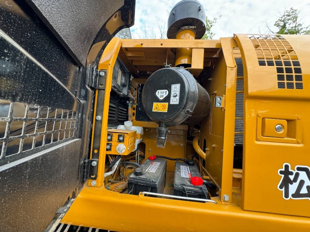 Crawler excavator CAT 324 D: picture 10