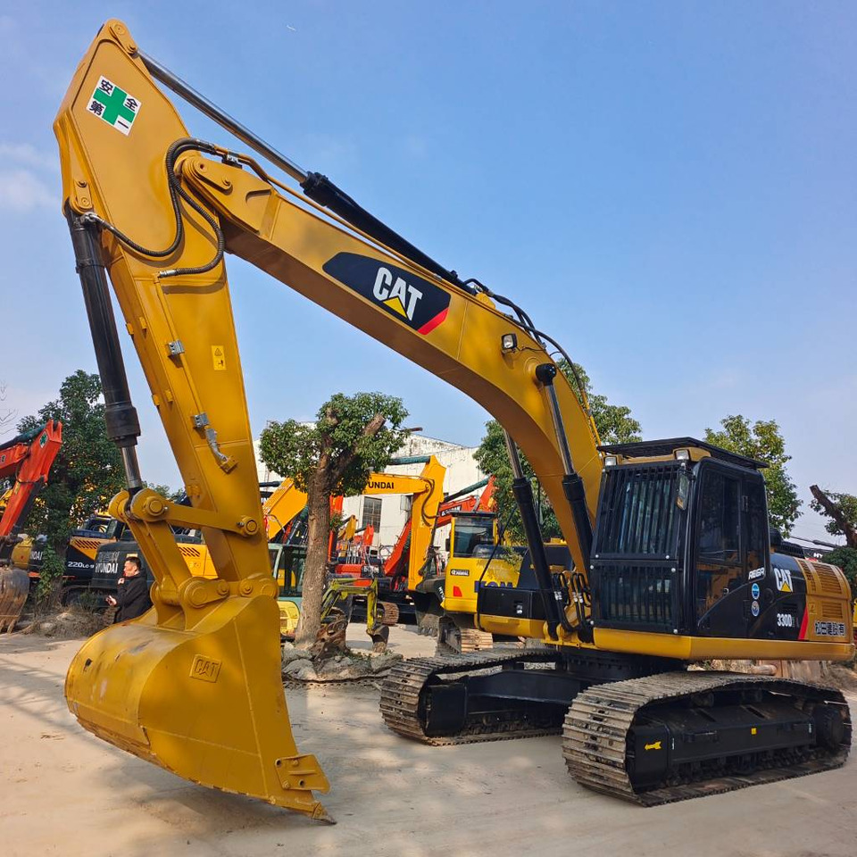CAT 330D2L - Crawler excavator: picture 1 CAT 330D2L - Crawler excavator: picture 1