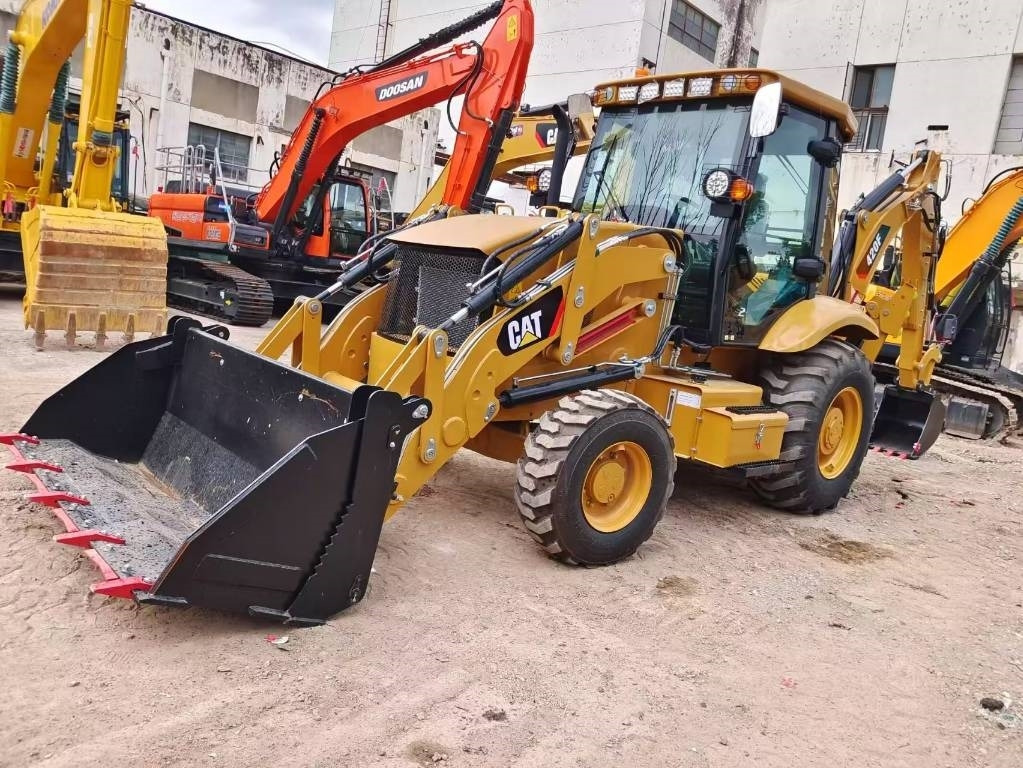 CAT 420 F BRAND NEW MACHINE - Backhoe loader: picture 4 CAT 420 F BRAND NEW MACHINE - Backhoe loader: picture 4