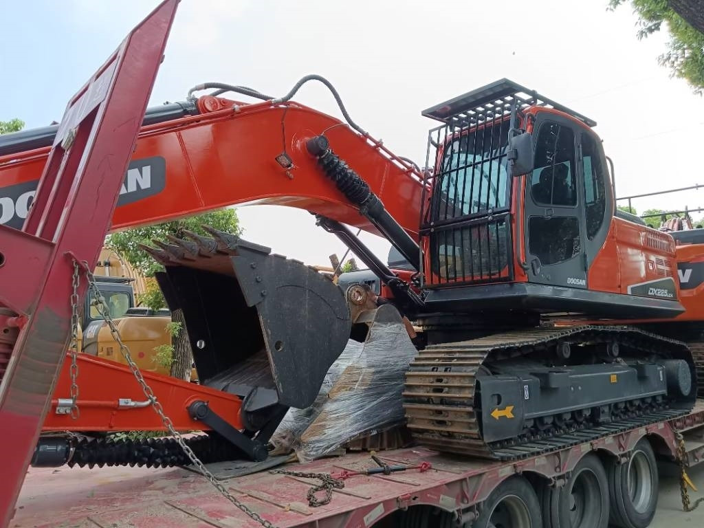 Doosan DX 225 LC - Crawler excavator: picture 5 Doosan DX 225 LC - Crawler excavator: picture 5