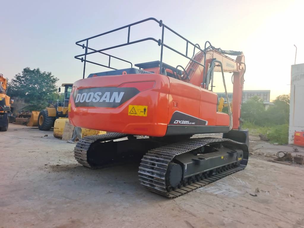 Doosan DX 225 LC - Crawler excavator: picture 1 Doosan DX 225 LC - Crawler excavator: picture 1