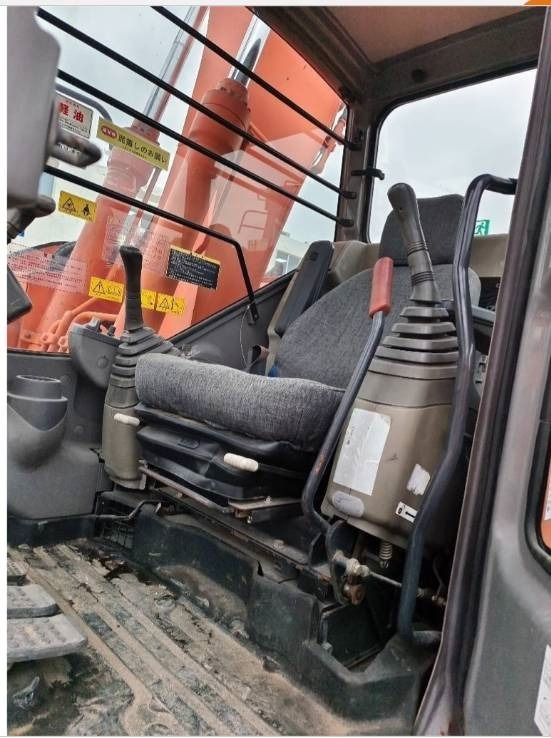 Hitachi ZX 135 US - Crawler excavator: picture 4 Hitachi ZX 135 US - Crawler excavator: picture 4