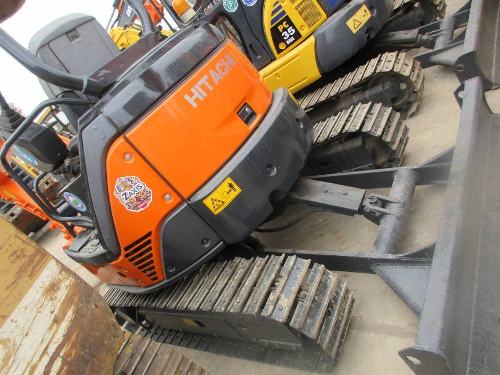 Hitachi ZX 30 U - Mini excavator: picture 1 Hitachi ZX 30 U - Mini excavator: picture 1