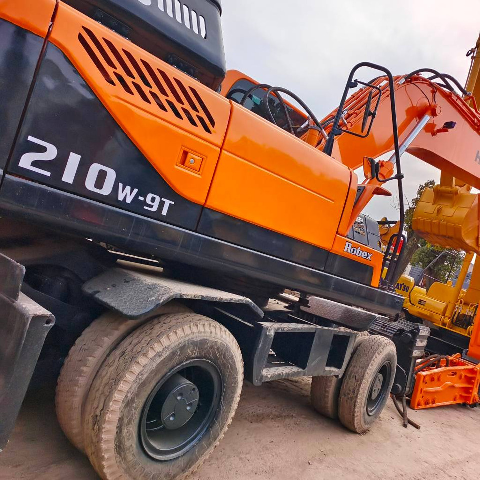 Hyundai 210W-9 - Wheel excavator: picture 4 Hyundai 210W-9 - Wheel excavator: picture 4