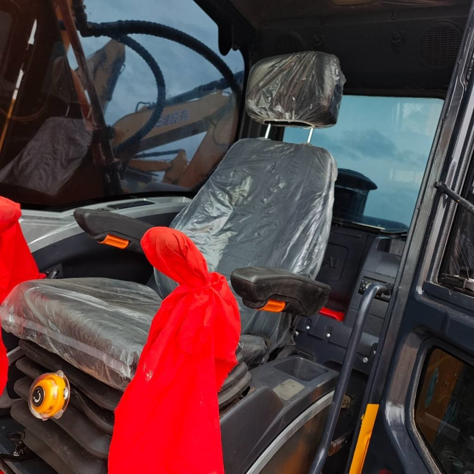 Hyundai 220LC-9S - Crawler excavator: picture 4 Hyundai 220LC-9S - Crawler excavator: picture 4