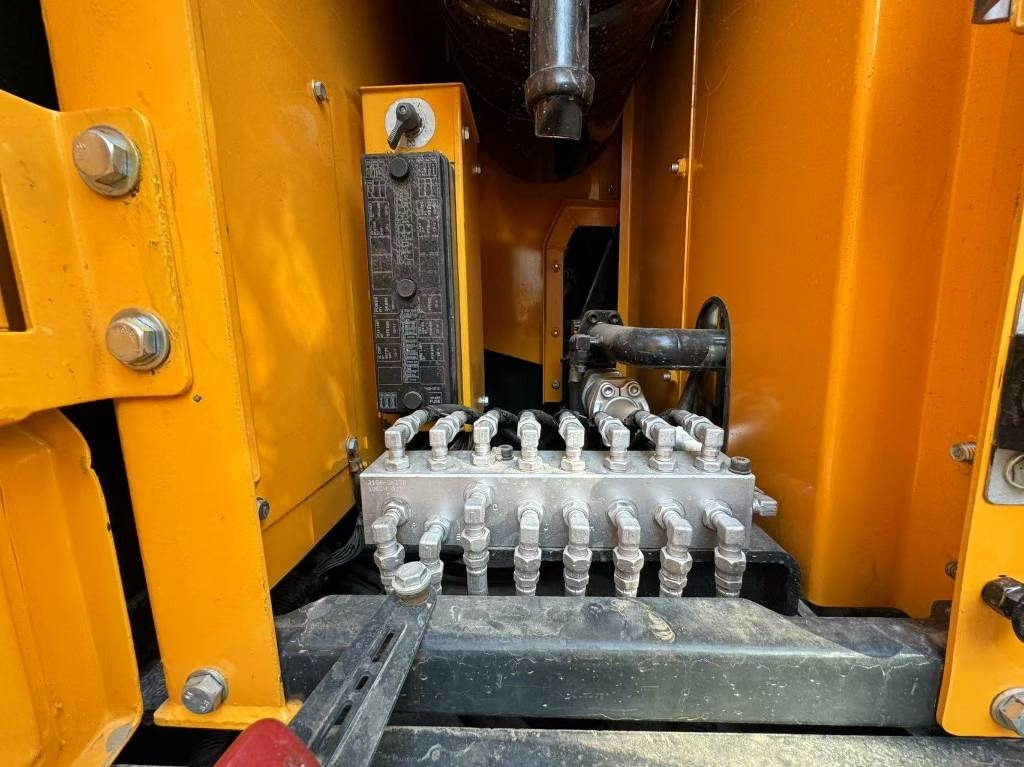 Hyundai 220lc-9s - Crawler excavator: picture 4 Hyundai 220lc-9s - Crawler excavator: picture 4