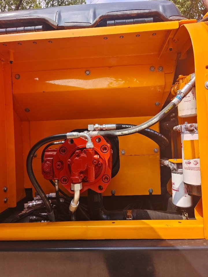 Hyundai HX 220 - Crawler excavator: picture 3 Hyundai HX 220 - Crawler excavator: picture 3