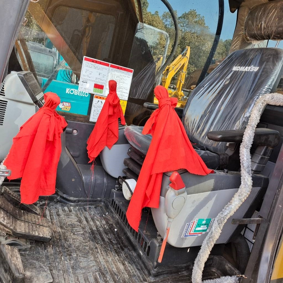 Komatsu PC 200 - Crawler excavator: picture 5 Komatsu PC 200 - Crawler excavator: picture 5