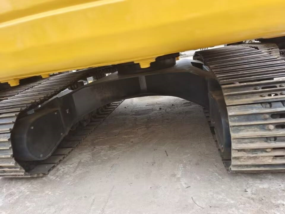 Komatsu PC 200 - Crawler excavator: picture 2 Komatsu PC 200 - Crawler excavator: picture 2