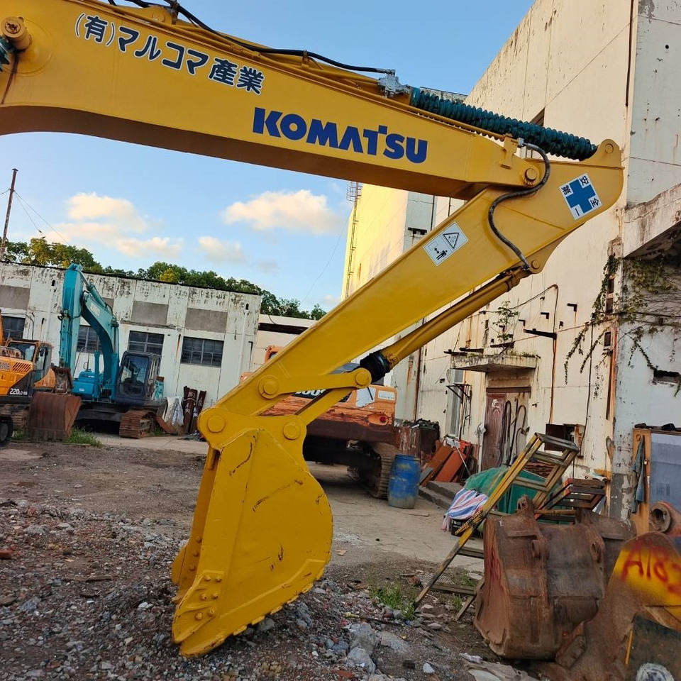 Komatsu PC 200 - Crawler excavator: picture 2 Komatsu PC 200 - Crawler excavator: picture 2