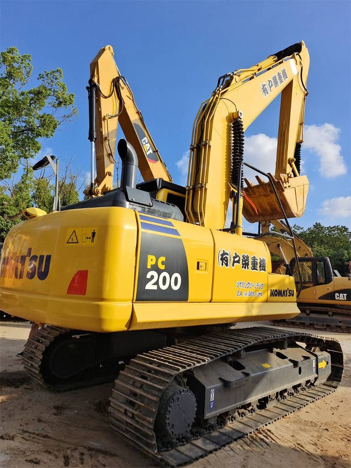 Komatsu PC 200 - Crawler excavator: picture 1 Komatsu PC 200 - Crawler excavator: picture 1