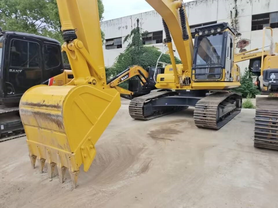 Komatsu PC 200 - Crawler excavator: picture 4 Komatsu PC 200 - Crawler excavator: picture 4
