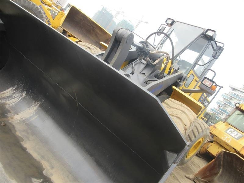 Wheel loader Komatsu WA 380: picture 7