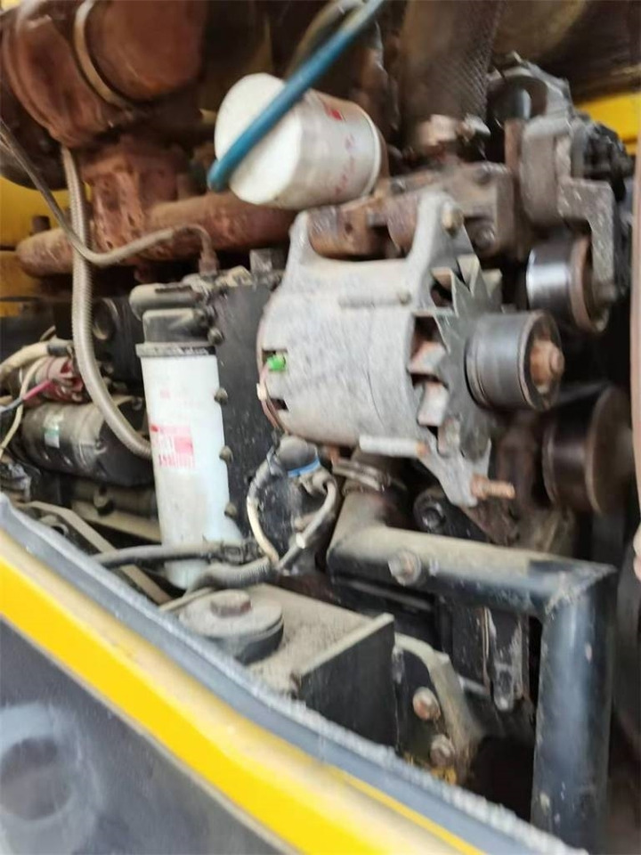 Wheel loader Komatsu WA 380: picture 21