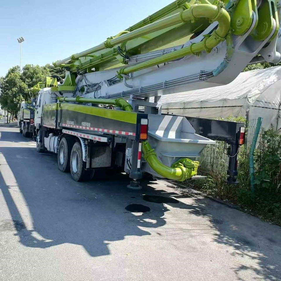 Zoomlion ZLJ 5336 THBSE - Concrete pump truck: picture 2 Zoomlion ZLJ 5336 THBSE - Concrete pump truck: picture 2