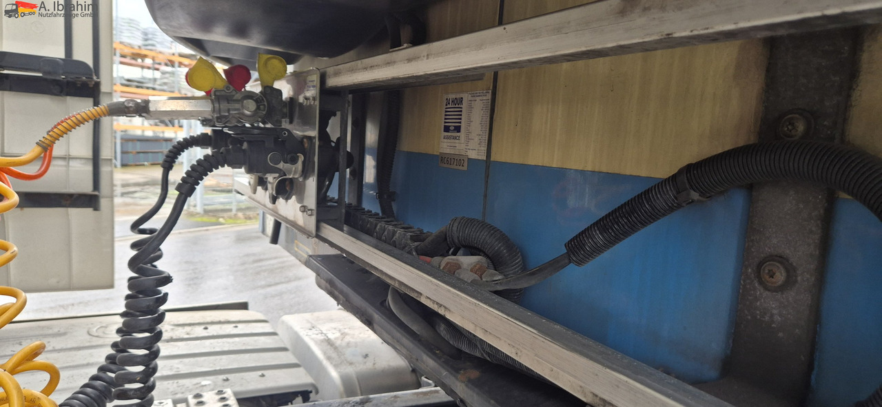 Krone SDR27 Carrier Vector 1950 -30°C | Lift-Achse | Scheibenbremse - Refrigerator semi-trailer: picture 2 Krone SDR27 Carrier Vector 1950 -30°C | Lift-Achse | Scheibenbremse - Refrigerator semi-trailer: picture 2