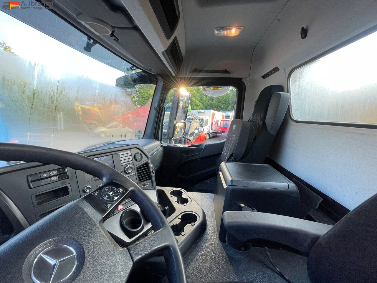 Mercedes-Benz AROCS 4143 8x4 Carnehl Kipper 20 m³ - Tipper: picture 3 Mercedes-Benz AROCS 4143 8x4 Carnehl Kipper 20 m³ - Tipper: picture 3