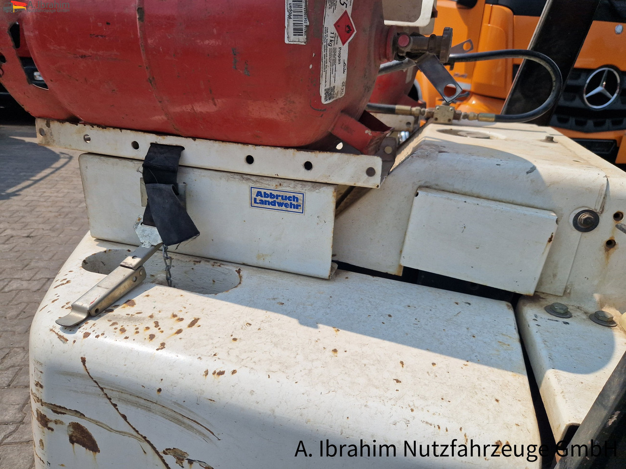Nissan BF 03-40 4t Stapler - Forklift: picture 5 Nissan BF 03-40 4t Stapler - Forklift: picture 5