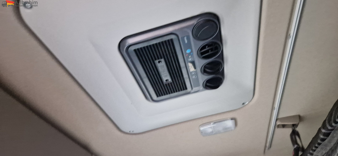 Scania R410 Retarder, Klima, Standklima Top Zustand!! - Curtainsider truck: picture 4 Scania R410 Retarder, Klima, Standklima Top Zustand!! - Curtainsider truck: picture 4