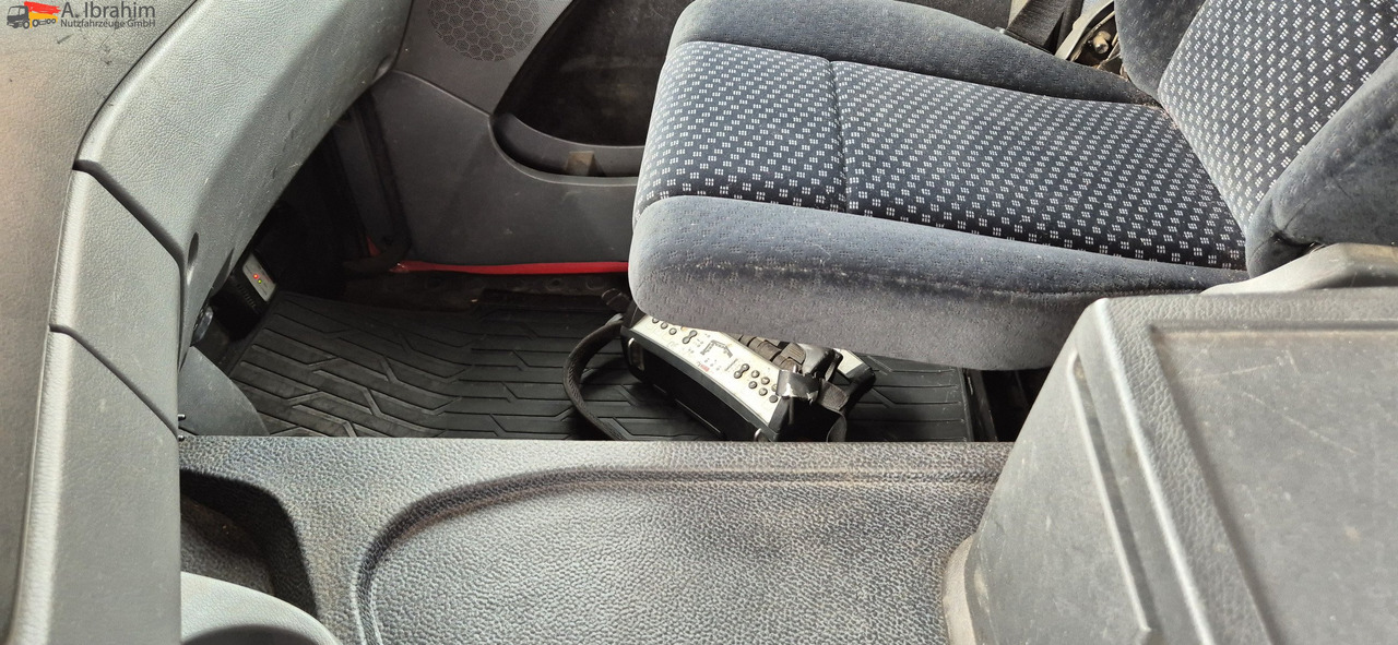 Mercedes-Benz 1841 Kran HIAB 166Bj. 2016 Funk FB ,mp3 - Tractor unit: picture 5 Mercedes-Benz 1841 Kran HIAB 166Bj. 2016 Funk FB ,mp3 - Tractor unit: picture 5