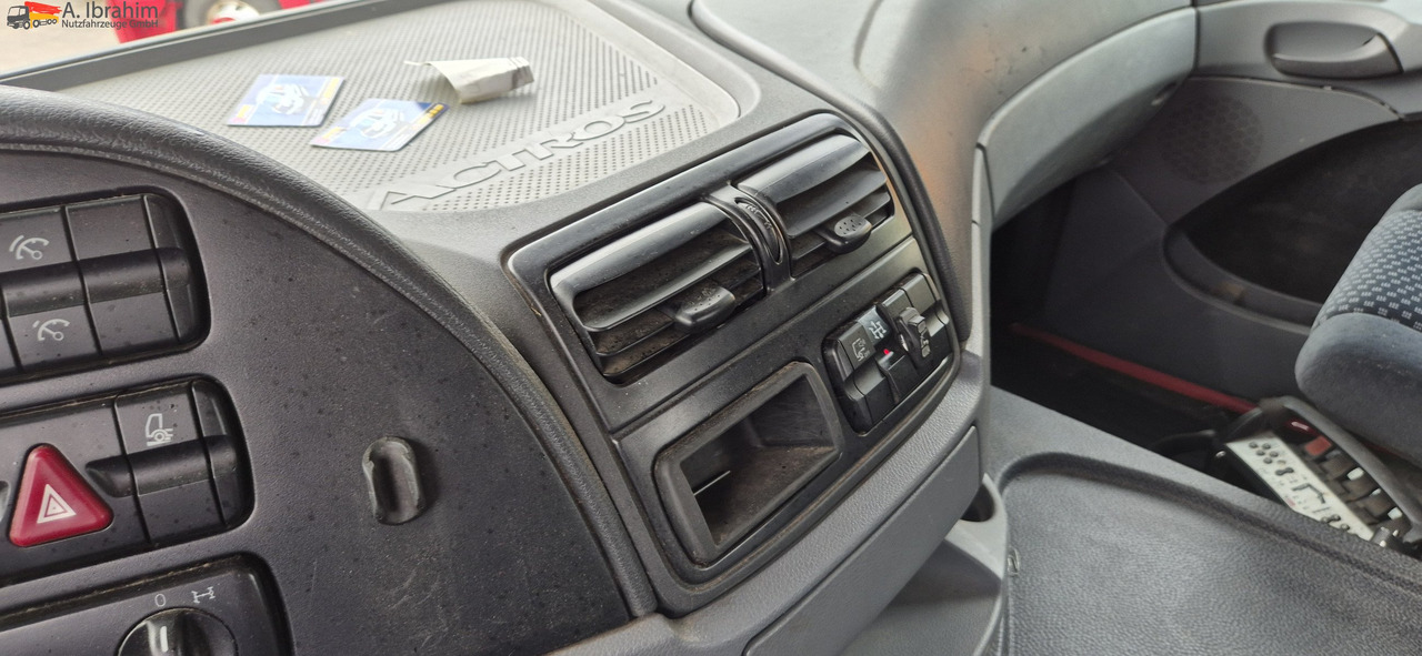 Mercedes-Benz 1841 Kran HIAB 166Bj. 2016 Funk FB ,mp3 - Tractor unit: picture 2 Mercedes-Benz 1841 Kran HIAB 166Bj. 2016 Funk FB ,mp3 - Tractor unit: picture 2