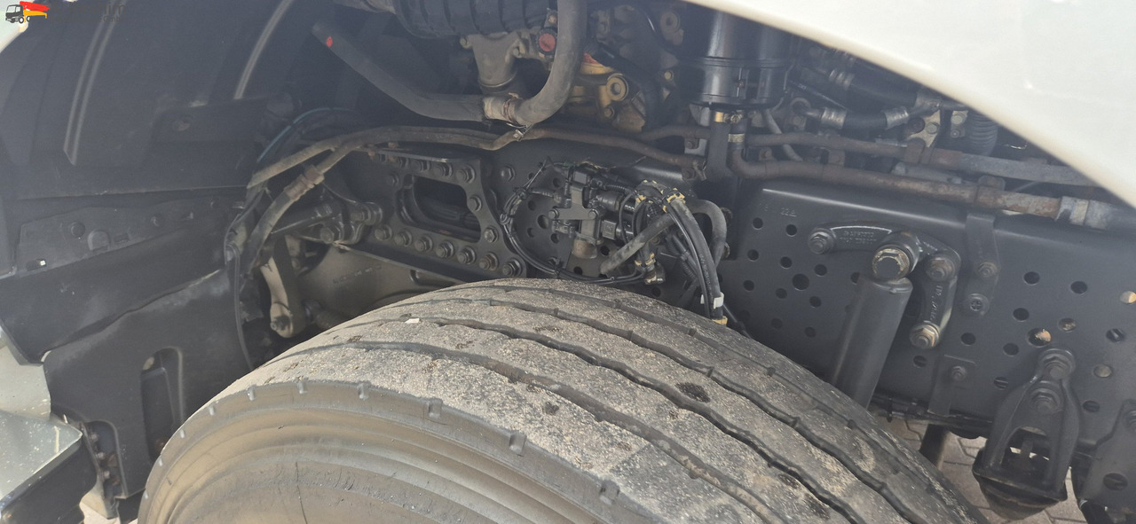 Mercedes-Benz DB 1842H 4x4 Hydrodrive Scheckheft bei Mercedes - Tractor unit: picture 5 Mercedes-Benz DB 1842H 4x4 Hydrodrive Scheckheft bei Mercedes - Tractor unit: picture 5