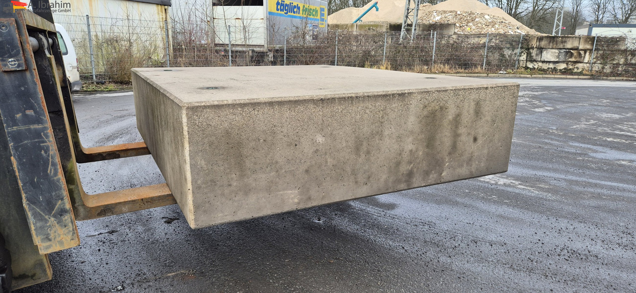 Mercedes-Benz Kontergewicht für SZM 8000 - 9000 kg mehr als 10 Stck. - Tractor unit: picture 4 Mercedes-Benz Kontergewicht für SZM 8000 - 9000 kg mehr als 10 Stck. - Tractor unit: picture 4