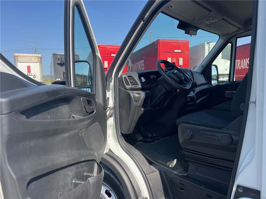 Box truck Iveco 35C16H: picture 13