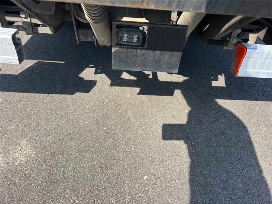 Box truck Iveco 35C16H: picture 8