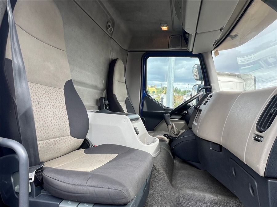 Box truck Renault Midlum 280.14: picture 15