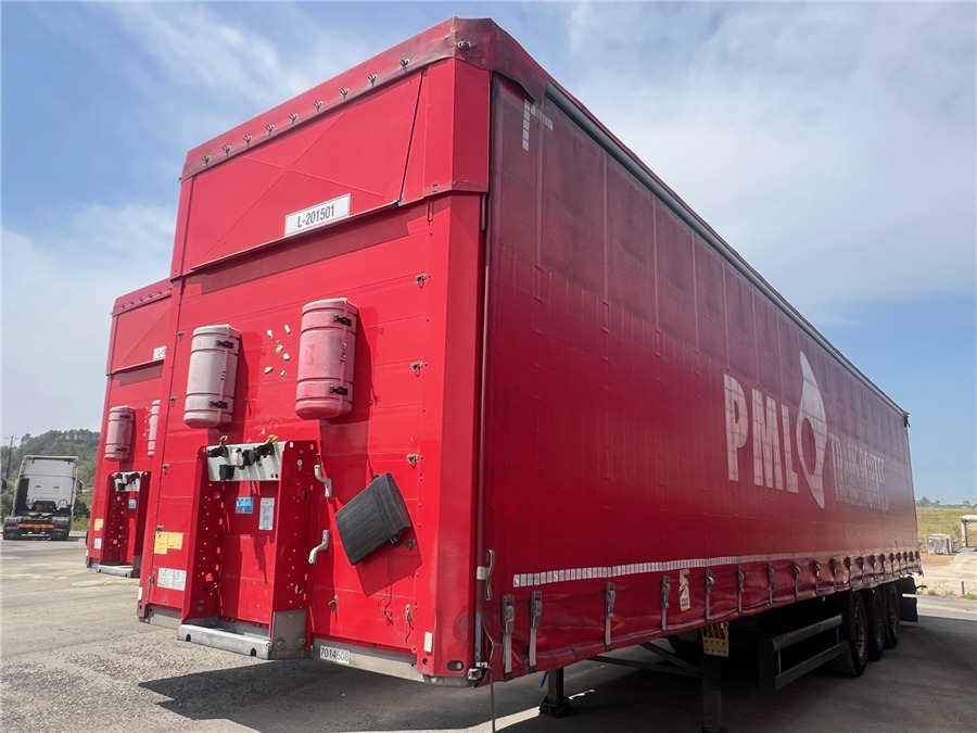 Curtainsider semi-trailer SCHMITZ CARGOBULL SCB-S3T TETO ELEVAR: picture 1