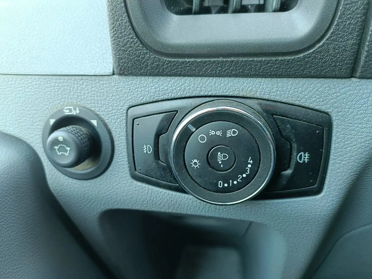 Leasing of FORD TRANSIT FURGONATO BOX FORD TRANSIT FURGONATO BOX: picture 15 Leasing of FORD TRANSIT FURGONATO BOX FORD TRANSIT FURGONATO BOX: picture 15