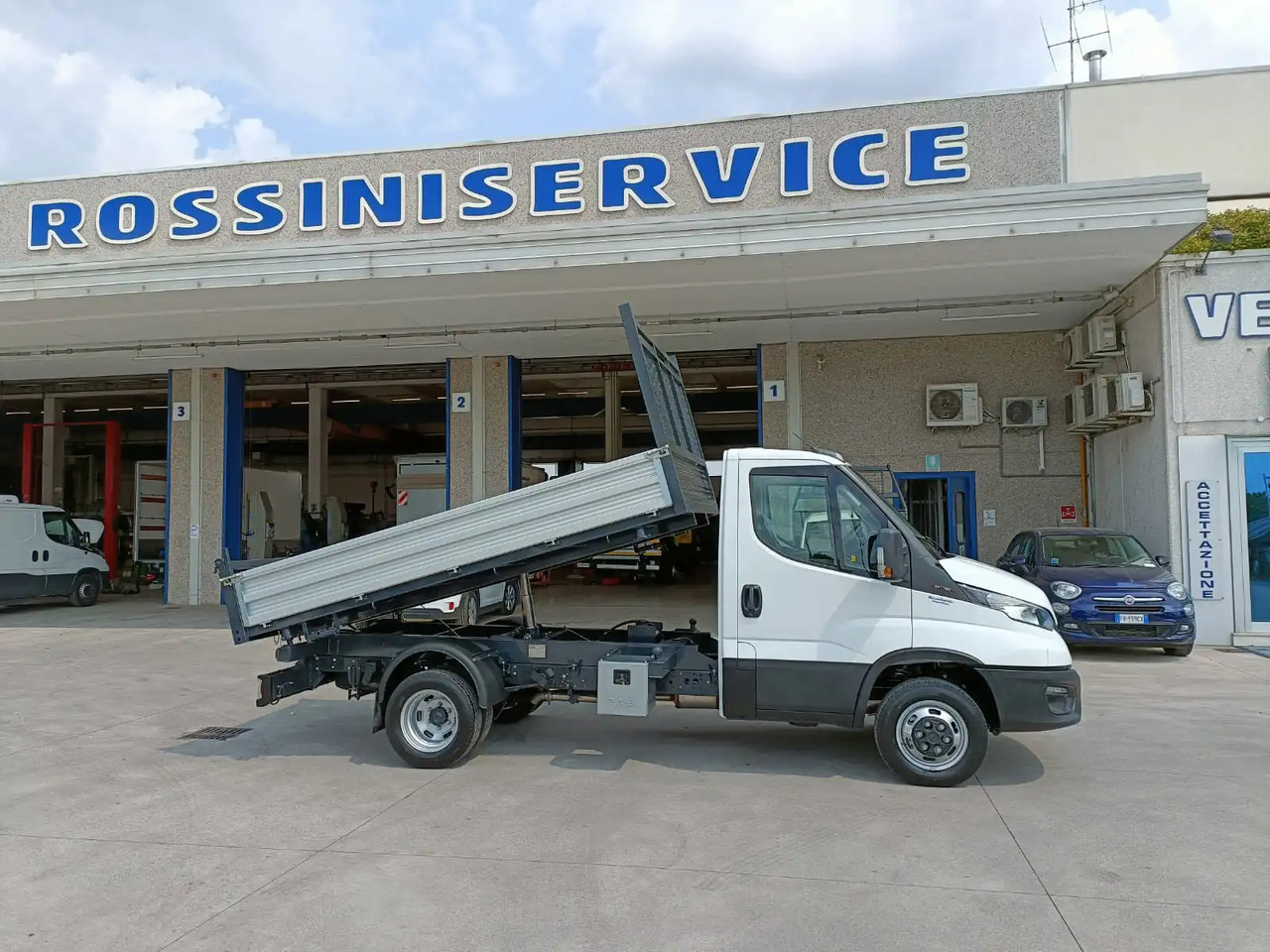 IVECO DAILY 35C16 3000 cc KM 0 - Tipper van: picture 2 IVECO DAILY 35C16 3000 cc KM 0 - Tipper van: picture 2