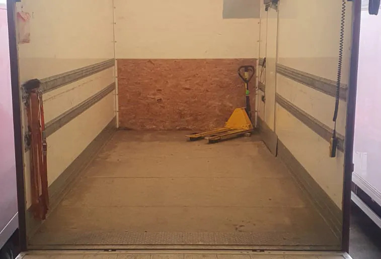 IVECO EUROCARGO 100E18 - Box truck: picture 5 IVECO EUROCARGO 100E18 - Box truck: picture 5