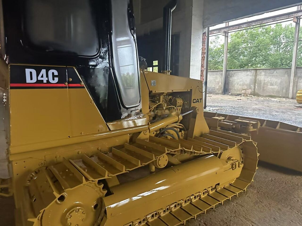 Caterpillar D4C - Bulldozer: picture 5 Caterpillar D4C - Bulldozer: picture 5
