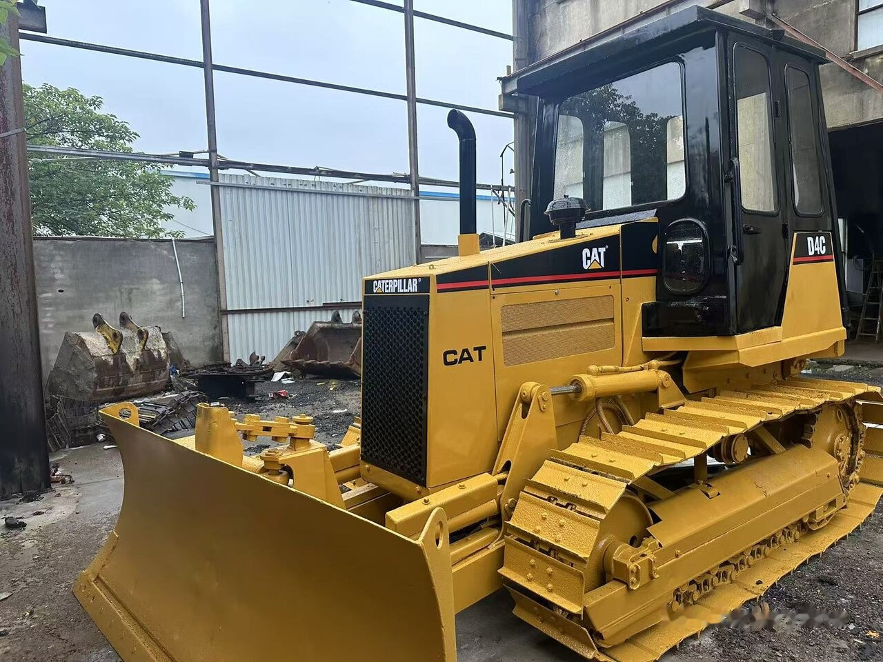 Caterpillar D4C - Bulldozer: picture 5 Caterpillar D4C - Bulldozer: picture 5